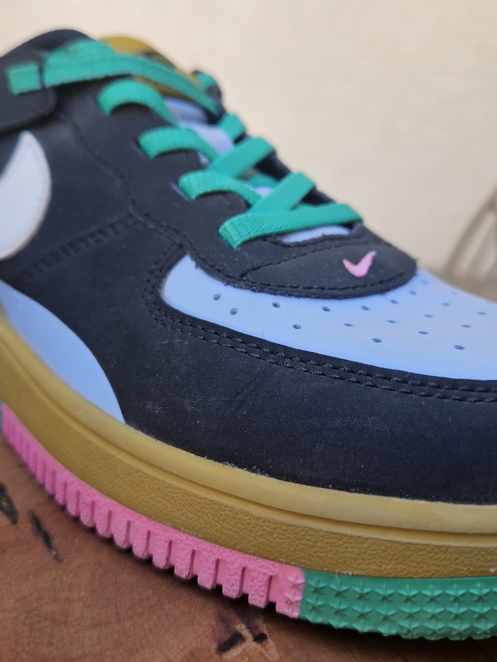 (MWOB) Nike Kids Air Force 1 Low — Black/Light Blue with Teal Laces 3Y - Picture 6 of 15
